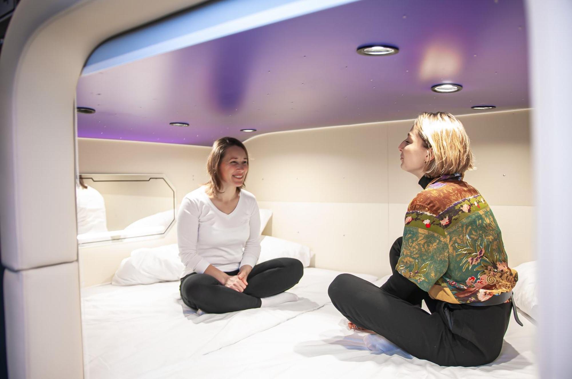 Av-3 Capsule Hotel Київ Екстер'єр фото