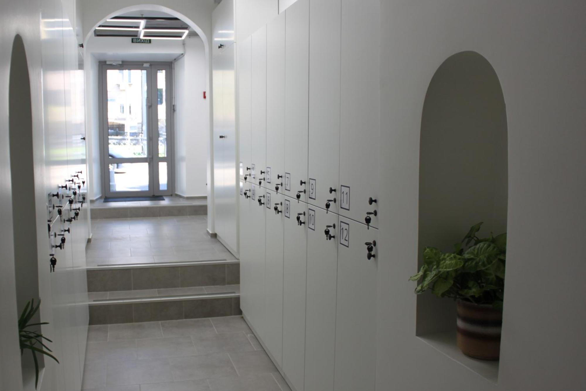 Av-3 Capsule Hotel Київ Екстер'єр фото