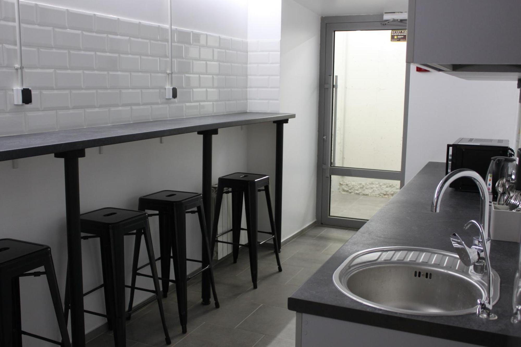 Av-3 Capsule Hotel Київ Екстер'єр фото